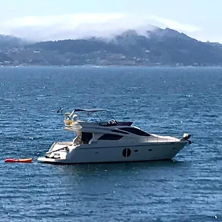 Πλωτό κατάλυμα R54 Premium Yacht *